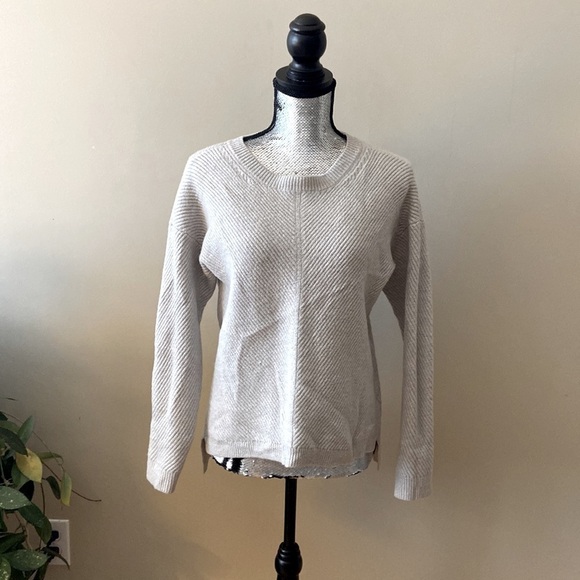ARITZIA Wilfred Free Isabelli Merino Wool Sweater - Picture 2 of 7